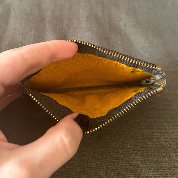 LOUIS VUITTON Limited Edition Bellhop Groom Illustre Key Pouch Cles Charm RARE - Picture 7 of 7